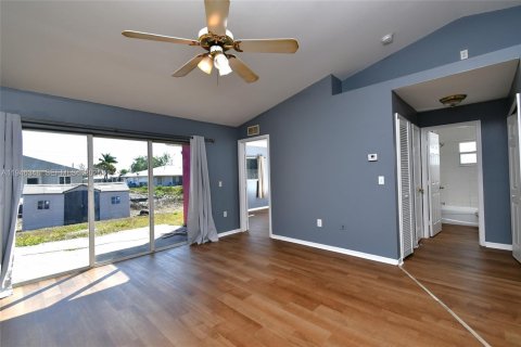 Купить коммерческую недвижимость в Лихай-Эйкерс, Флорида 184.69м2, № 2058108 - фото 27