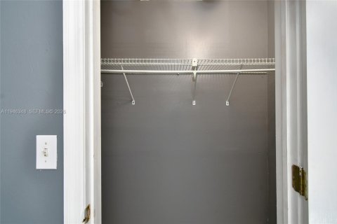 Купить коммерческую недвижимость в Лихай-Эйкерс, Флорида 184.69м2, № 2058108 - фото 19