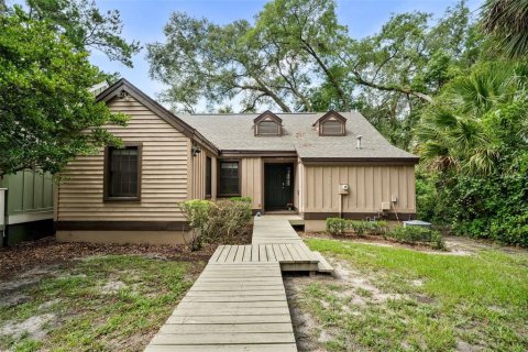 House in Gainesville, Florida 3 bedrooms, 116.69 sq.m. № 1818997 - photo 1