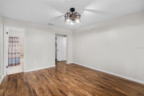 House in Gainesville, Florida 3 bedrooms, 116.69 sq.m. № 1818997 - photo 10