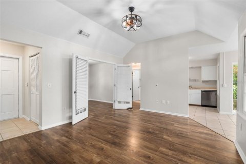 House in Gainesville, Florida 3 bedrooms, 116.69 sq.m. № 1818997 - photo 2