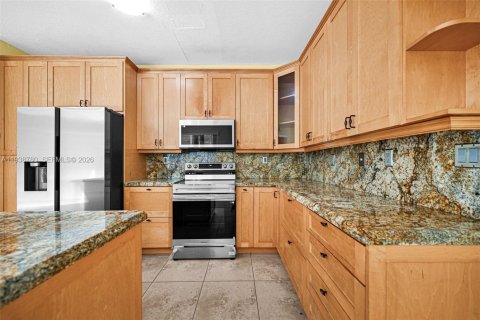 Touwnhouse à louer à Miami, Floride: 4 chambres, 183.85 m2 № 1996524 - photo 25