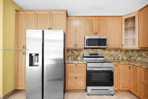 Touwnhouse à louer à Miami, Floride: 4 chambres, 183.85 m2 № 1996524 - photo 29