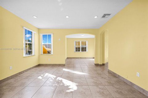 Touwnhouse à louer à Miami, Floride: 4 chambres, 183.85 m2 № 1996524 - photo 12