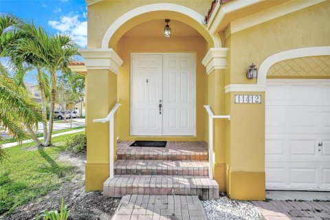 Touwnhouse à louer à Miami, Floride: 4 chambres, 183.85 m2 № 1996524 - photo 9