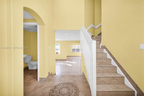 Touwnhouse à louer à Miami, Floride: 4 chambres, 183.85 m2 № 1996524 - photo 10