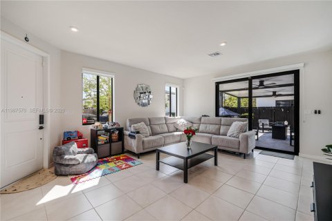 Купить виллу или дом в Хомстед, Флорида 3 спальни, 158.4м2, № 2048899 - фото 8