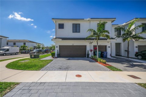 Дом в Хомстед, Флорида 3 спальни, 158.4м2 № 2048899