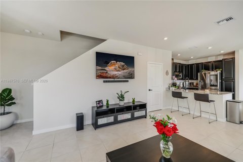 Купить виллу или дом в Хомстед, Флорида 3 спальни, 158.4м2, № 2048899 - фото 10