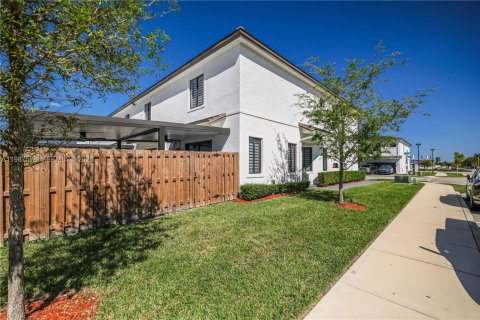 Купить виллу или дом в Хомстед, Флорида 3 спальни, 158.4м2, № 2048899 - фото 5