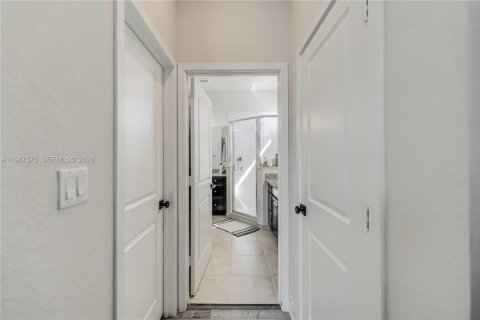 Купить виллу или дом в Хомстед, Флорида 3 спальни, 158.4м2, № 2048899 - фото 28