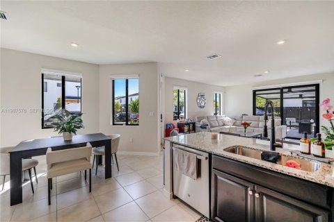 Купить виллу или дом в Хомстед, Флорида 3 спальни, 158.4м2, № 2048899 - фото 18