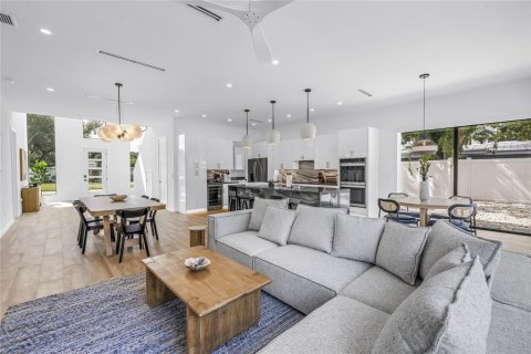 Villa ou maison à louer à Sarasota, Floride: 5 chambres, 278.71 m2 № 2415042 - photo 17