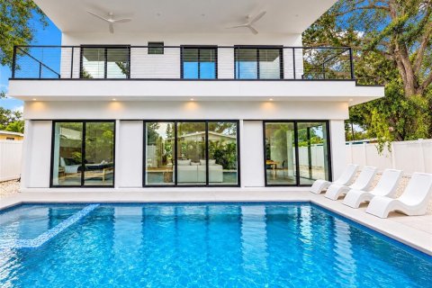 Villa ou maison à louer à Sarasota, Floride: 5 chambres, 278.71 m2 № 2415042 - photo 2