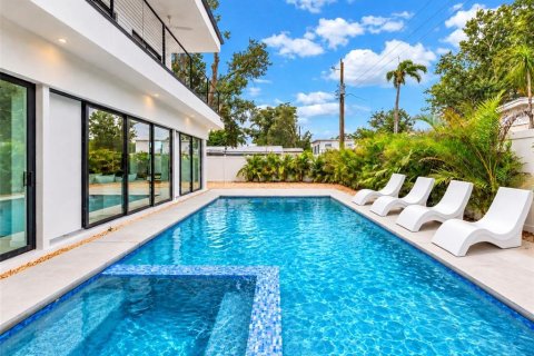 Villa ou maison à louer à Sarasota, Floride: 5 chambres, 278.71 m2 № 2415042 - photo 13