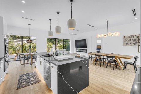 Villa ou maison à louer à Sarasota, Floride: 5 chambres, 278.71 m2 № 2415042 - photo 26