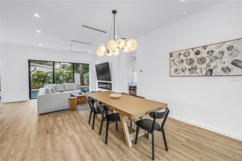 Villa ou maison à louer à Sarasota, Floride: 5 chambres, 278.71 m2 № 2415042 - photo 8