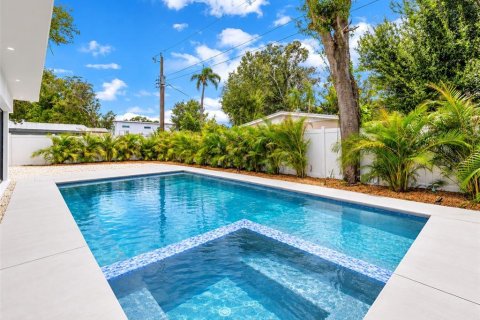 Villa ou maison à louer à Sarasota, Floride: 5 chambres, 278.71 m2 № 2415042 - photo 14