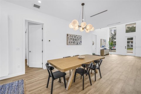 Villa ou maison à louer à Sarasota, Floride: 5 chambres, 278.71 m2 № 2415042 - photo 10