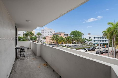 Condo à Miami Beach, Floride, 2 chambres  № 2243161