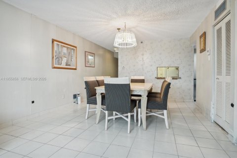 Copropriété à vendre à Miami Beach, Floride: 2 chambres, 91.97 m2 № 2243161 - photo 5