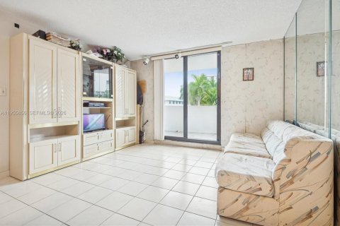 Copropriété à vendre à Miami Beach, Floride: 2 chambres, 91.97 m2 № 2243161 - photo 3