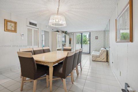 Copropriété à vendre à Miami Beach, Floride: 2 chambres, 91.97 m2 № 2243161 - photo 4