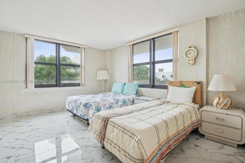 Copropriété à vendre à Miami Beach, Floride: 2 chambres, 91.97 m2 № 2243161 - photo 8