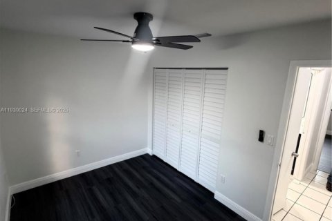 Villa ou maison à louer à Cutler Bay, Floride: 3 chambres, 94.3 m2 № 1989677 - photo 6