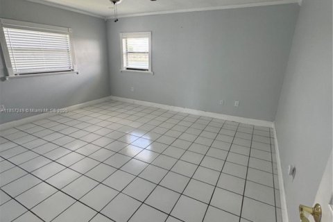 Condominio en alquiler en Miami, Florida, 3 dormitorios, 159.05 m2 № 1887506 - foto 15