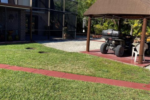 House in Miami, Florida 4 bedrooms, 340.67 sq.m. № 1923132 - photo 21
