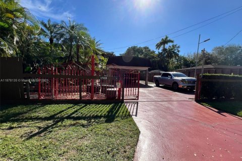House in Miami, Florida 4 bedrooms, 340.67 sq.m. № 1923132 - photo 4