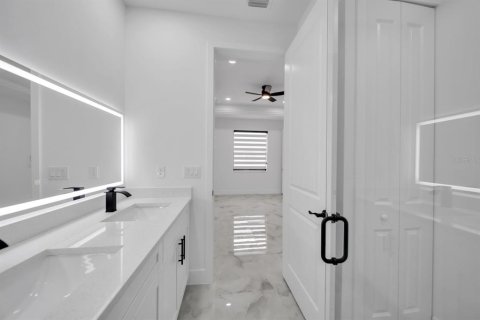 Casa en venta en Lehigh Acres, Florida, 3 dormitorios, 142.7 m2 № 2386259 - foto 19