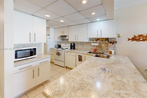 Condo in Key Largo, Florida, 2 bedrooms  № 1867158 - photo 9