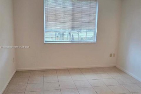 Copropriété à vendre à Miramar, Floride: 2 chambres, 89.74 m2 № 2173999 - photo 21