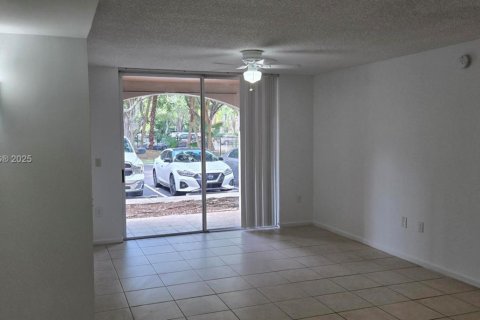 Copropriété à vendre à Miramar, Floride: 2 chambres, 89.74 m2 № 2173999 - photo 11