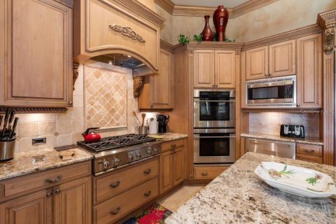 House in Saint Petersburg, Florida 5 bedrooms, 604.98 sq.m. № 1766246 - photo 12