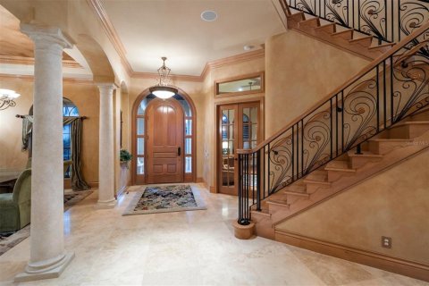 House in Saint Petersburg, Florida 5 bedrooms, 604.98 sq.m. № 1766246 - photo 7