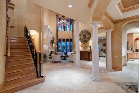 House in Saint Petersburg, Florida 5 bedrooms, 604.98 sq.m. № 1766246 - photo 8