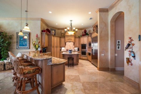 House in Saint Petersburg, Florida 5 bedrooms, 604.98 sq.m. № 1766246 - photo 11