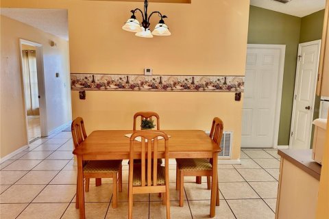 House in Kissimmee, Florida 3 bedrooms, 106.56 sq.m. № 2202904 - photo 9