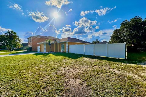 House in Kissimmee, Florida 3 bedrooms, 106.56 sq.m. № 2202904 - photo 3