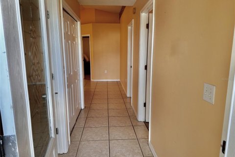 House in Kissimmee, Florida 3 bedrooms, 106.56 sq.m. № 2202904 - photo 4