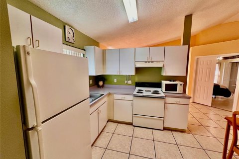House in Kissimmee, Florida 3 bedrooms, 106.56 sq.m. № 2202904 - photo 11
