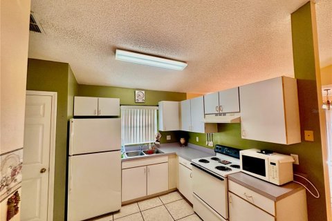 House in Kissimmee, Florida 3 bedrooms, 106.56 sq.m. № 2202904 - photo 10