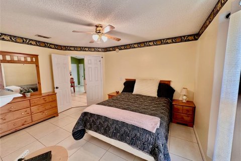 House in Kissimmee, Florida 3 bedrooms, 106.56 sq.m. № 2202904 - photo 13