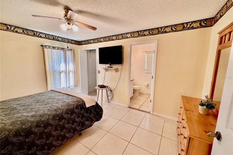 House in Kissimmee, Florida 3 bedrooms, 106.56 sq.m. № 2202904 - photo 14
