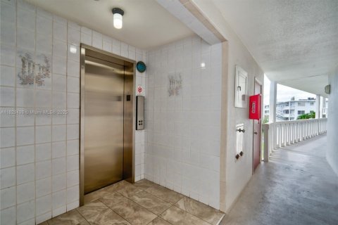 Copropriété à vendre à Deerfield Beach, Floride: 2 chambres № 1782044 - photo 18