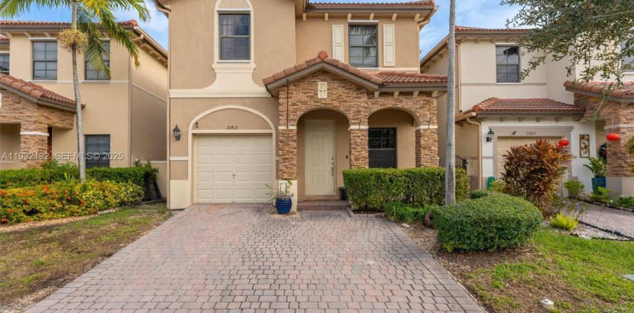 Дом в Катлер-Бей, Флорида 4 комнаты, 185.8м2 № 1991635