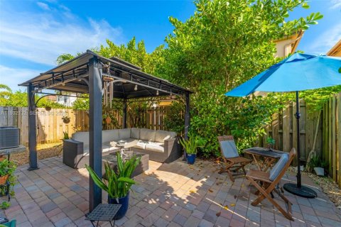 Купить виллу или дом в Катлер-Бей, Флорида 4 комнаты, 185.8м2, № 1991635 - фото 14